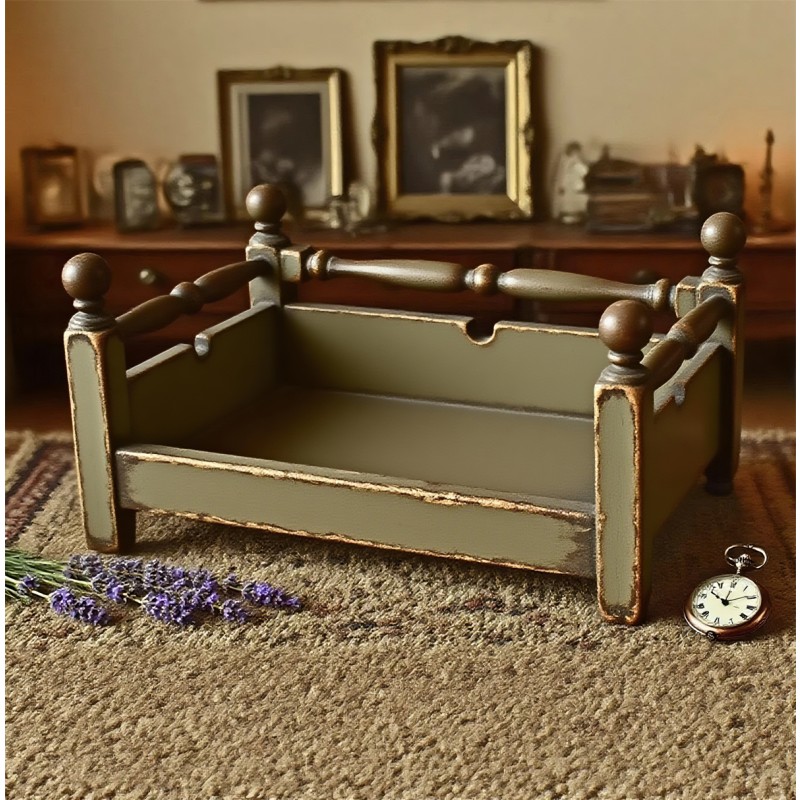 Vintage Pet Bed Supplier - Turned Posts Cream Finish