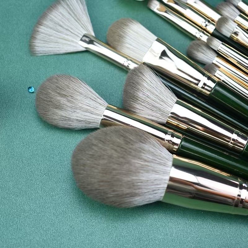 High Quality Premium Portable Makeup Brushes Kit Custom Logo Small Quantity Travel Makeup Brush Sets with Mascara Low MOQ