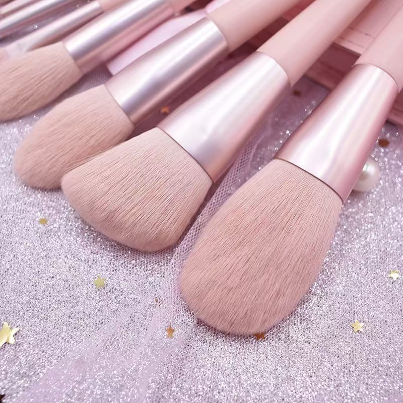 Ultra Soft 11-Piece Pink Professional Makeup Brush Set Custom Logo Best Seller Featuring High Quality Wooden Handle Cute Design