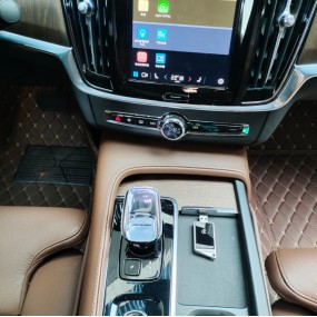 Wireless CarPlay Adapter Factory - iPhone Compatible IOS 17