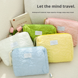 Makeup Bag Factory - Large Capacity Quilted Cloud