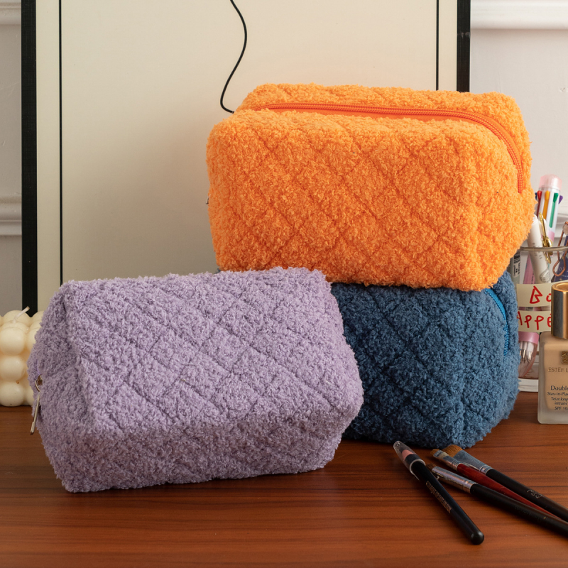 Storage Bag Manufacturer - Modern Sustainable Stuffed