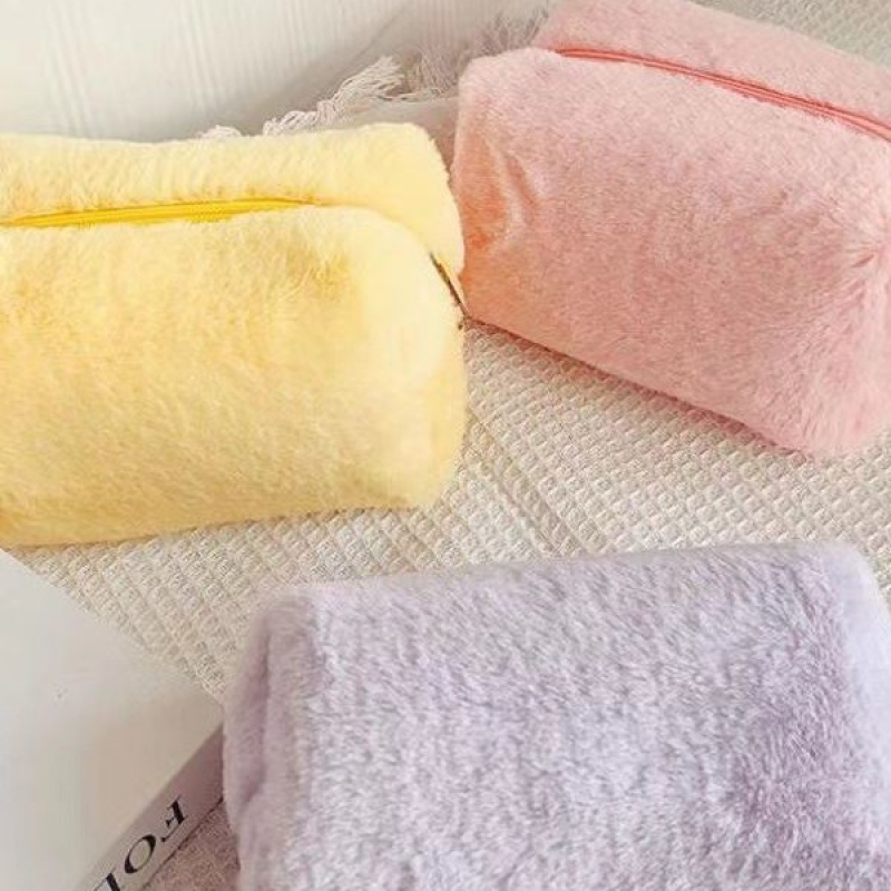 Toiletry Bag Supplier - High-End Plush Makeup Organizer