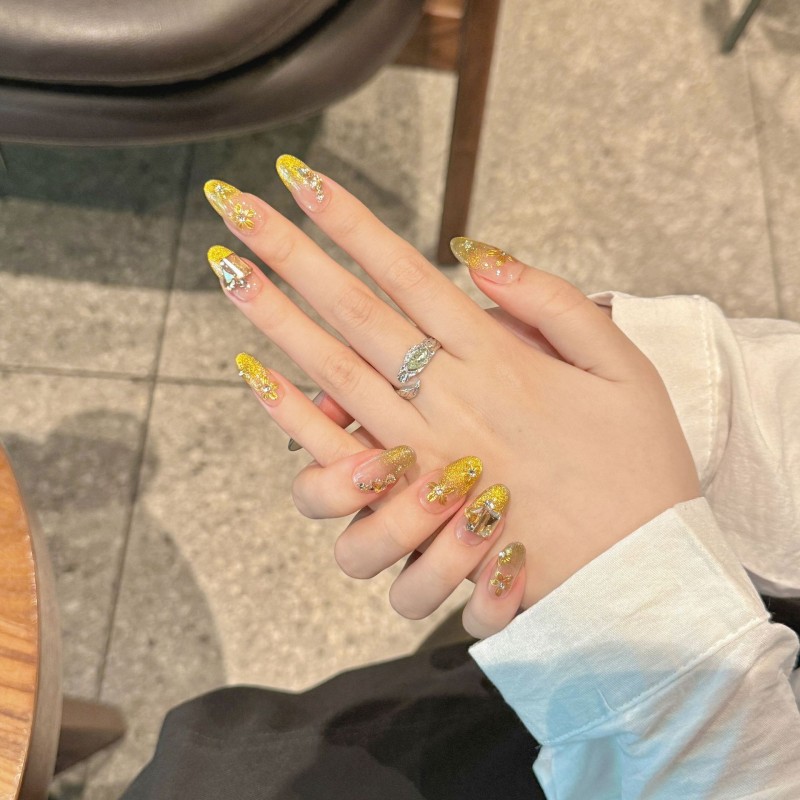 Qiuri Advanced Sense Cat's Eye French Finished Removable Patch Luxury Light Fingertip Application New Style