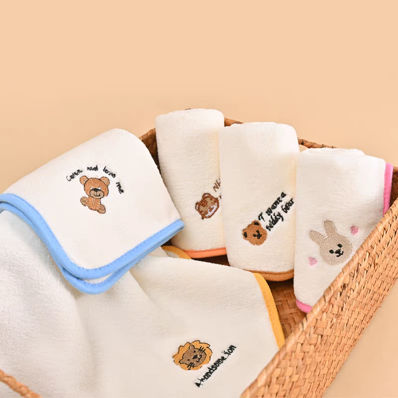 Plush Blanket Factory - Animal Head Shape Polyester Coral