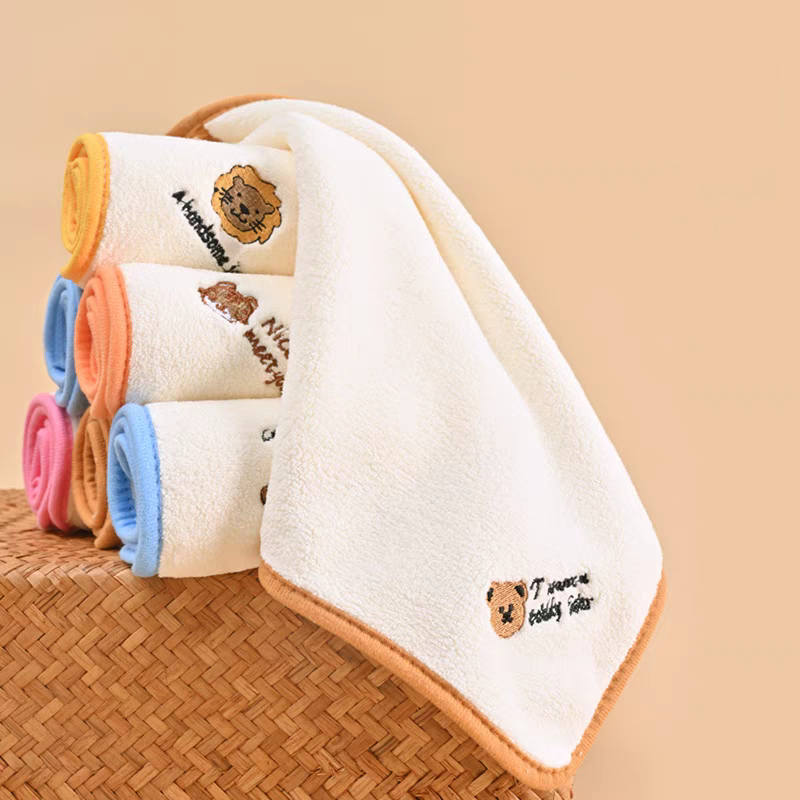 Plush Blanket Factory - Animal Head Shape Polyester Coral