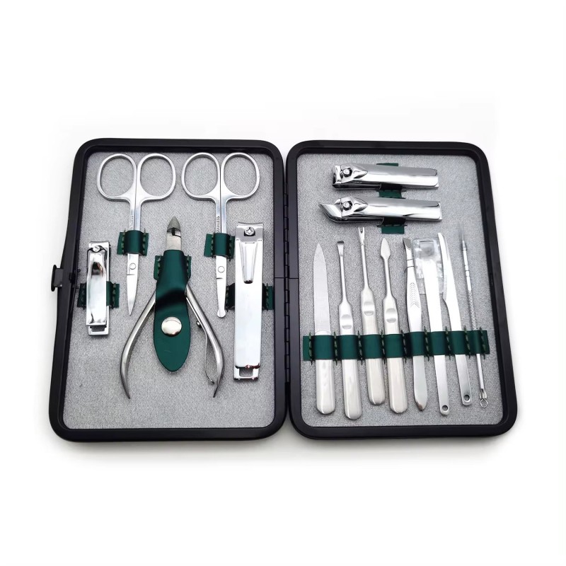 Manicure Set Manufacturer - 15 Pcs Luxury Gift Box Professional Salon Nail Tools