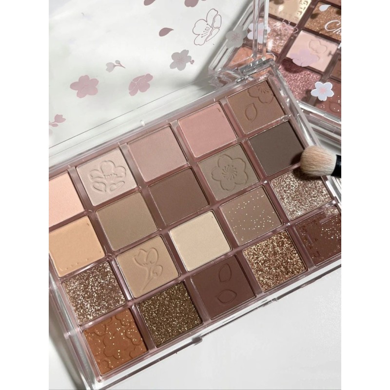 Wholesale 20 Color Cosmetic Eye Shadow Aluminum Plate Maquiagem Profissional Empty Luxury Eyeshadow Palette Plastic