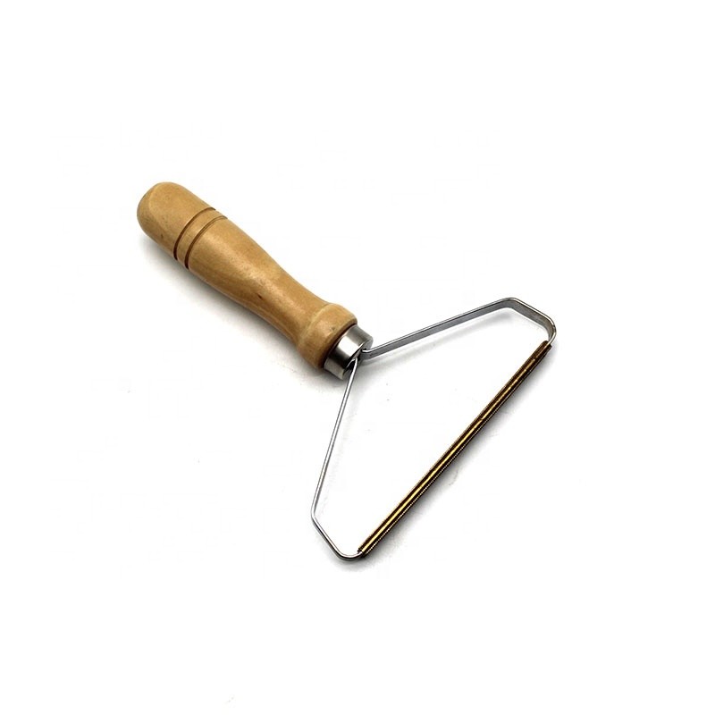 Copper Head Lint Remover - Natural Wood