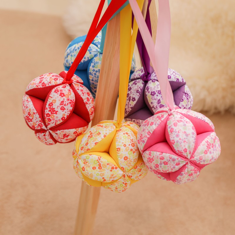 Baby Hand Catching Toys Manufacturer - Soft Ball Infant Interaction Colored Rattle with Ribbon Bed Hanging