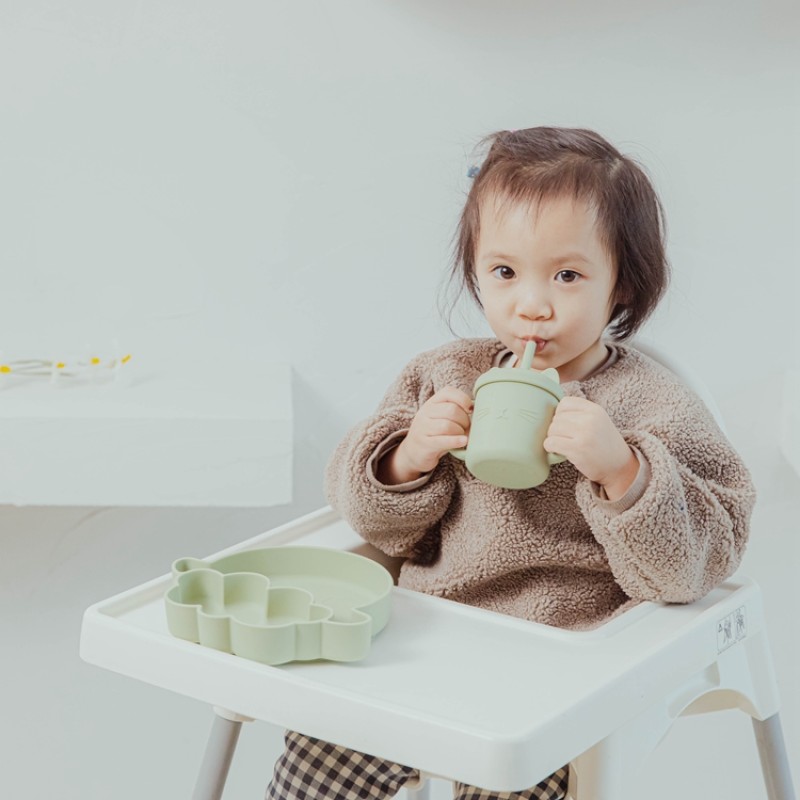 Silicone Sippy Cup Manufacturer - 200ml Portable Reusable Toddler Training Straw with Handle Cartoon Pattern