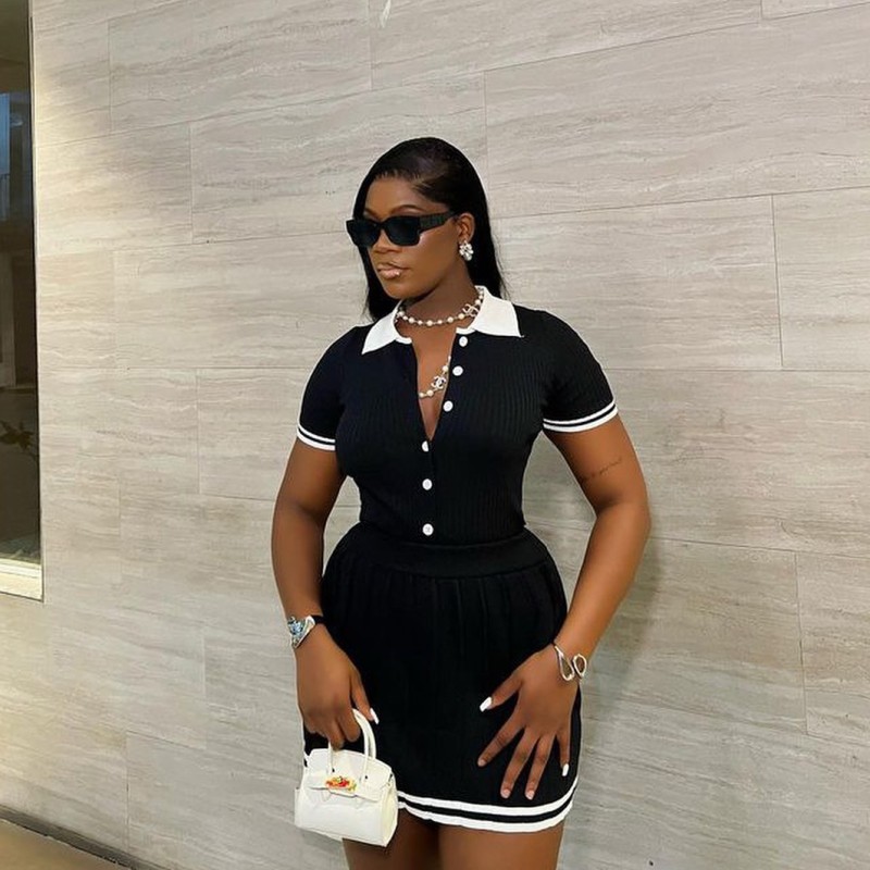 Women Midi Dress Manufacturer - OEM Short Puff Sleeve Deep V Neck Fitted