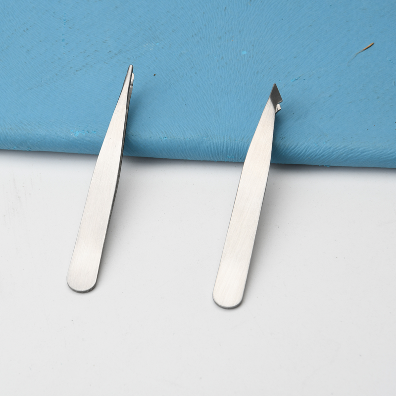 High Quality Mini Private Label Slant Eyebrow Stainless Steel Tweezers for Hair Removal Customizable Eyebrow Tweezers