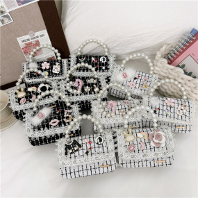 Shoulder Bag - Chain Pearl Accessories