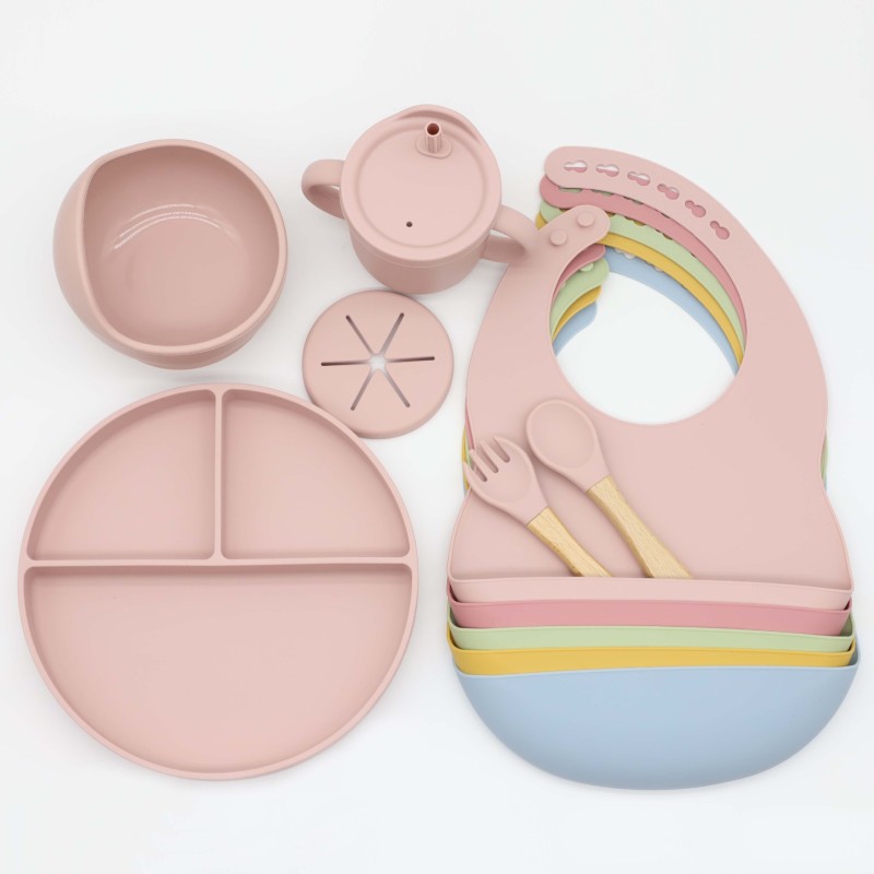 Non spill Kids Feeding Set Manufacturer - OEM Bpa Free Silicone Suction Heart Shape Set