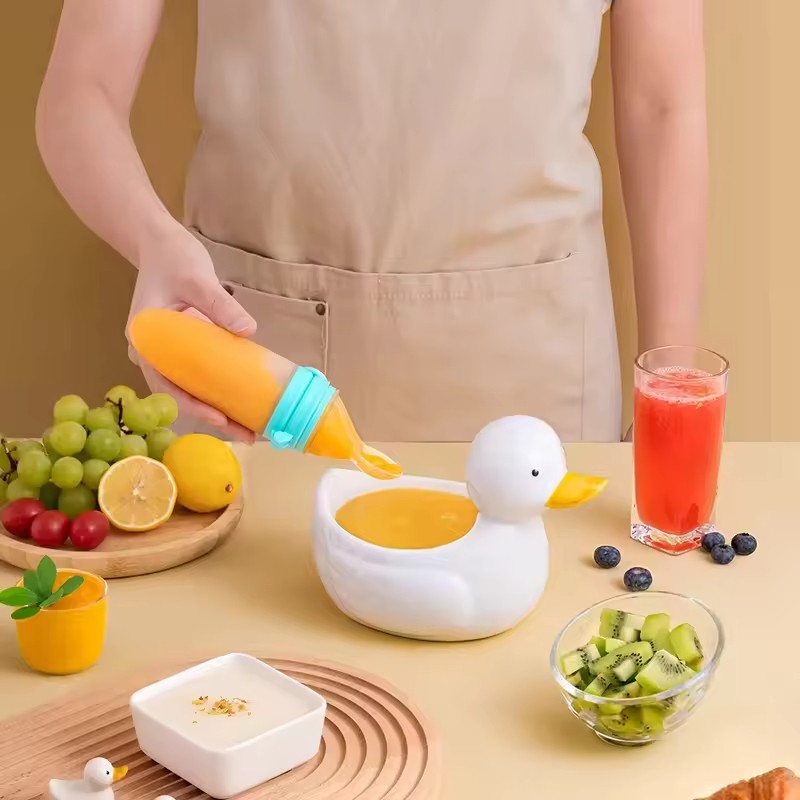 Baby Feeder Manufacturer - Food Grade Silicone Squeeze Bottle with Spoon