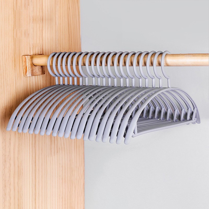 Clothing Hanger Manufacturer - Plastic Suit