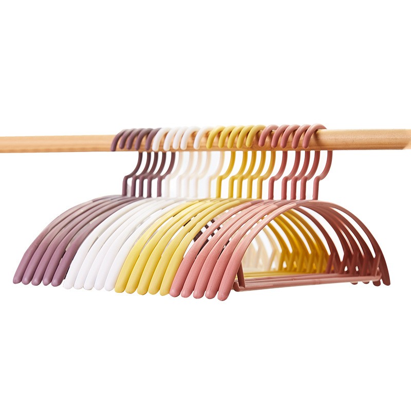 Clothing Hanger Manufacturer - Plastic Suit