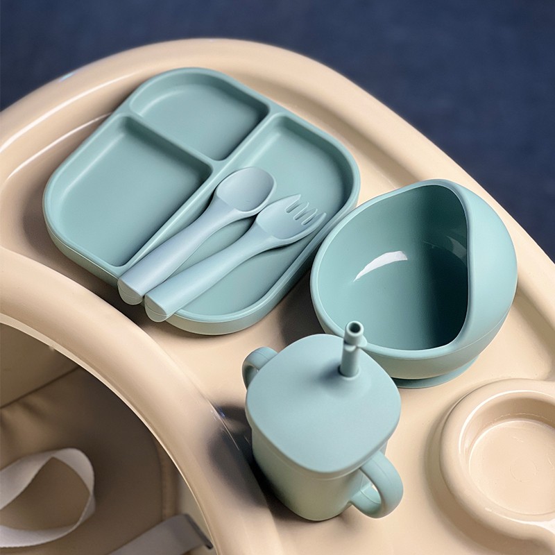 Food-Grade Silicone Baby Accessories Product Animal Bottle Utensils Silicone Baby Feeding Set