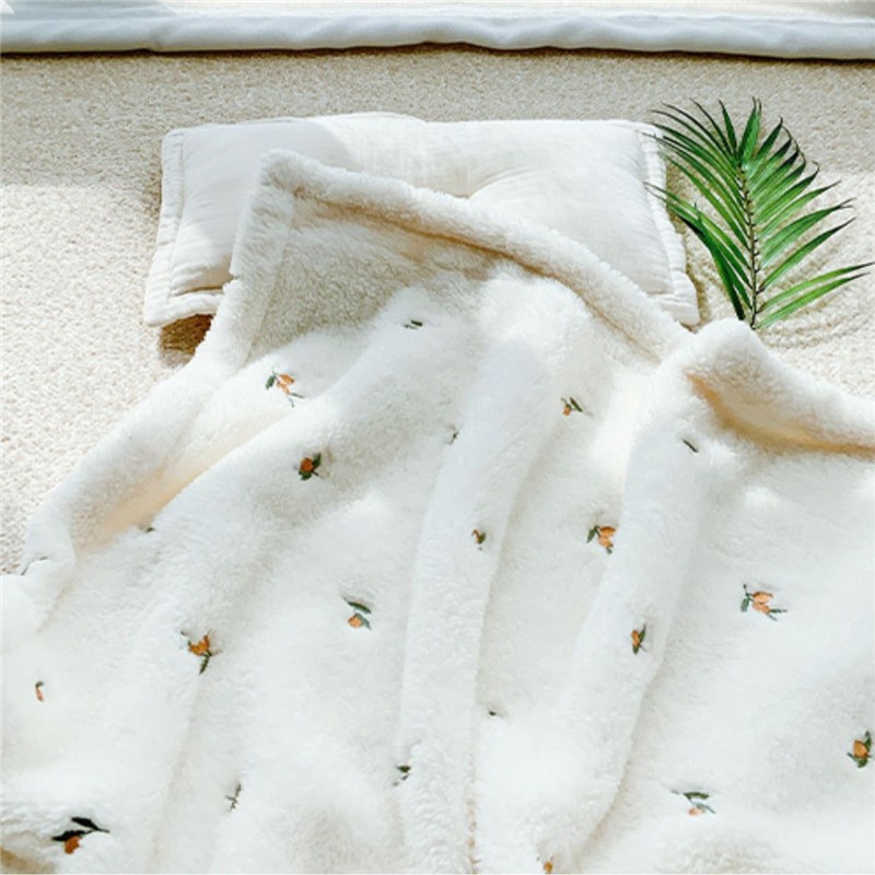 Winter Fluffy Blanket Embroidered Wool Animal Pattern Blanket Newborn Soft Swaddle Blanket Children Baby