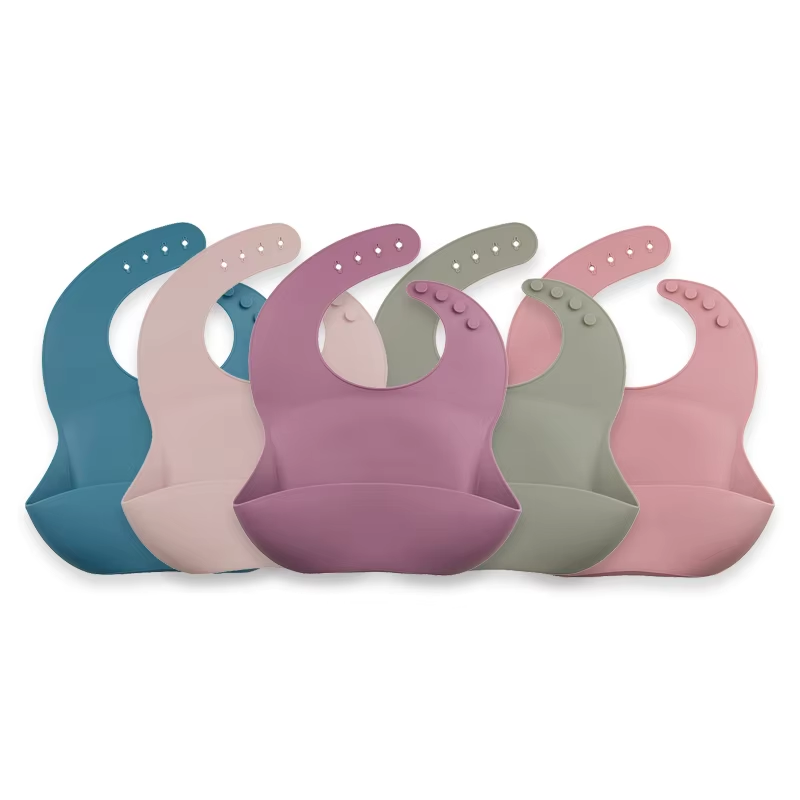 Eco-Friendly BPA Free Infant Toddler Utensil Set Custom Silicone Bib Cute Feeding Bib