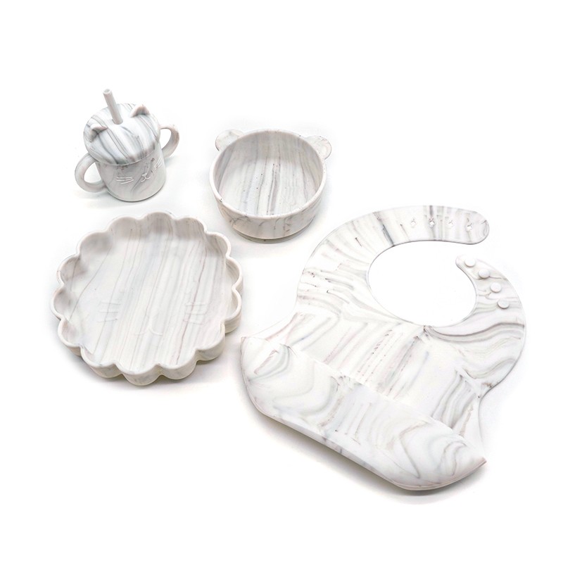 Custom Color OEM/ODM Animal Print Pattern Manual Silicone BPA Free Medium Flow Large Baby Bottle Gift Set Baby Feeding