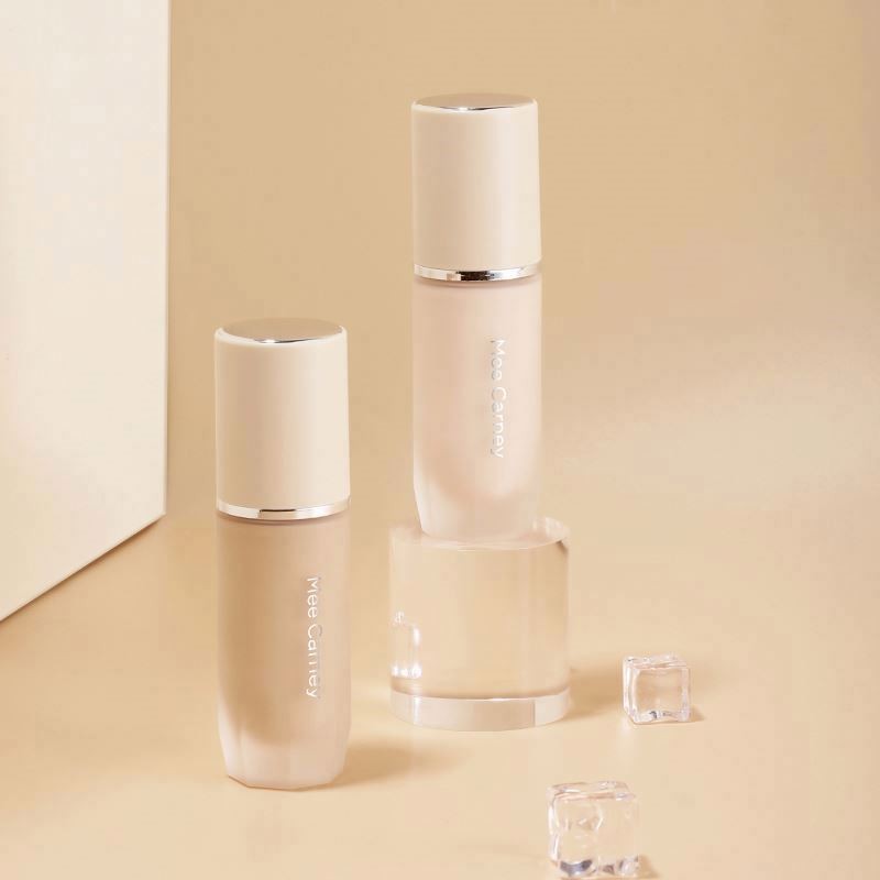 Oem Mee Carney Makeup Wholesale 4 Colors 60Ml Moisturizing High Coverage Liquid Foundation
