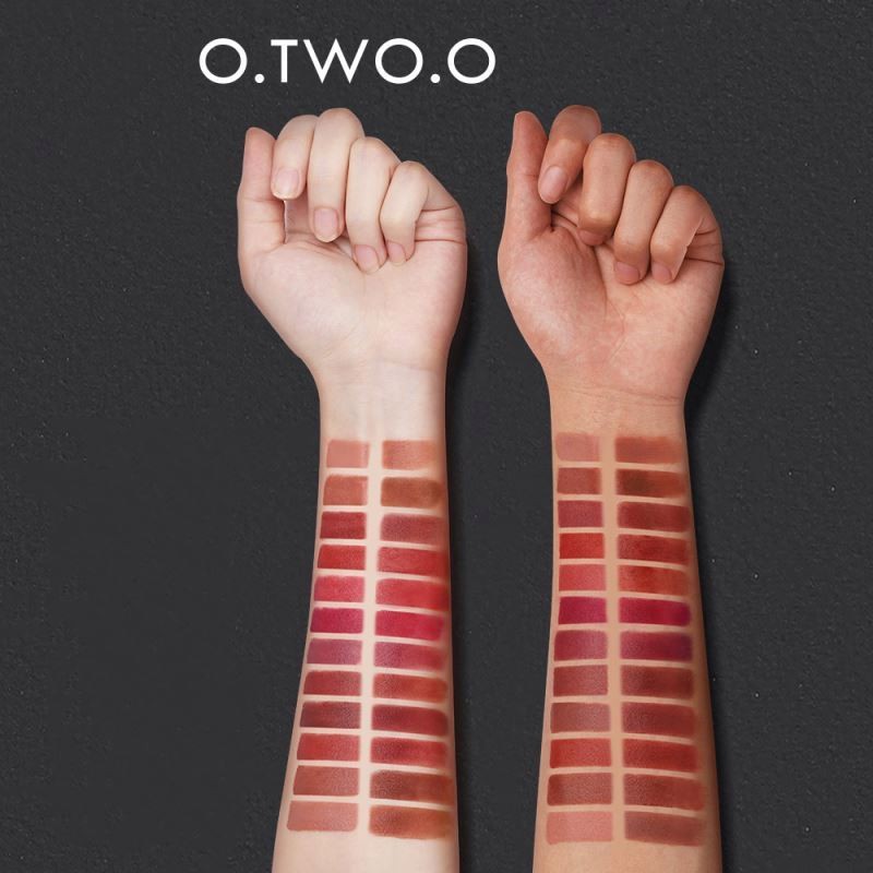O.TWO.O High Quality 12 Colors Lip Gloss Water Proof Matte Liquid and Solid 2 In 1 Lipsticks Set For Ladies