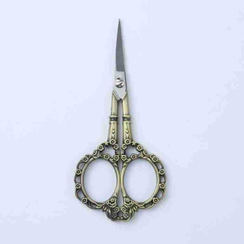 Handmade Retro Small Scissors Stainless Steel Embroidery Cross-Stitch Scissors Portable Household Small Thread Makeup Scissors