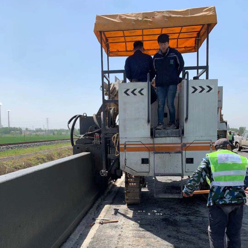 Concrete Curb Machine Manufacturer - Small Engine Kerb Paver