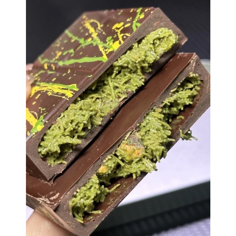 Customizable Pistachio Chocolate Bar Sweet Taste Factory Provides Bulk for Corporate Brand Solutions Dubai Halal Chocolate