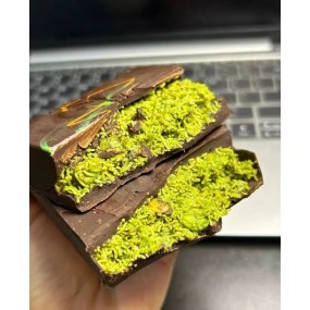 Customizable Pistachio Chocolate Bar Sweet Taste Factory Provides Bulk for Corporate Brand Solutions Dubai Halal Chocolate