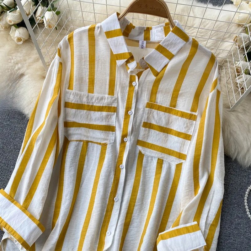 Women's Top Factory - Casual Mid-Length Loose Turtleneck Striped