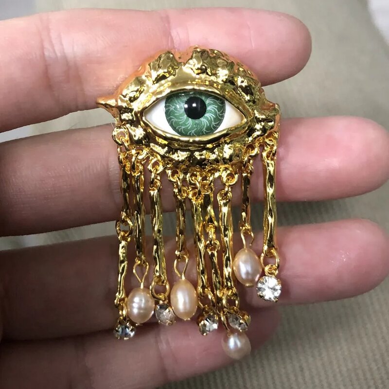 Vintage Brooch Factory - Women Men Eyes of Demon Exaggerated Trendy Pearl Tassels