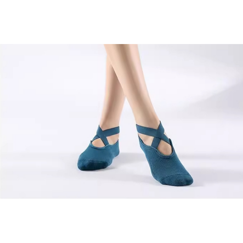 Wholesale Anti Slipping Yoga Socks Pilates Socks Non Slip Grip Socks for Women Pilates Ballet Barefoot Workout With Straps