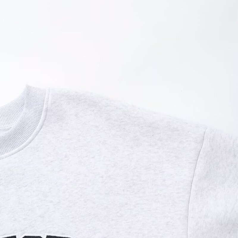 Text Embroidered Velvet Sweatshirt Factory - OEM Custom Sports Retro Ladies Top