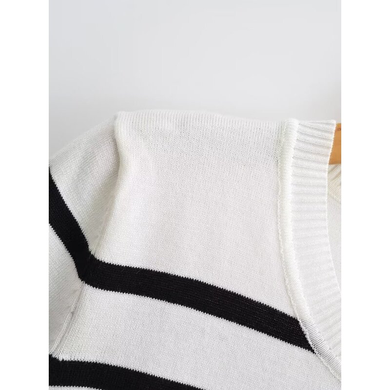 Retro Round Neck Striped Sweater Factory - OEM Custom American Autumn Casual Fashion