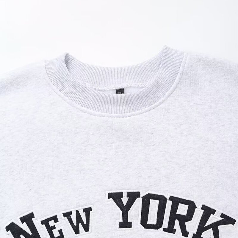 Text Embroidered Velvet Sweatshirt Factory - OEM Custom Sports Retro Ladies Top