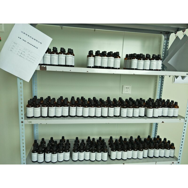 Hemp Seed Oil Manufacturer - Pure Natural Carrier Oil Cold Pressed for Body Massage Omega-3