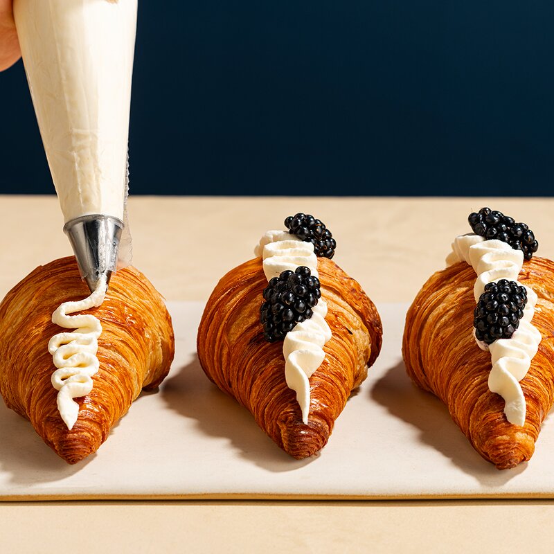 French Croissant Small Supplier - Dessert Frozen Bakery Croissant