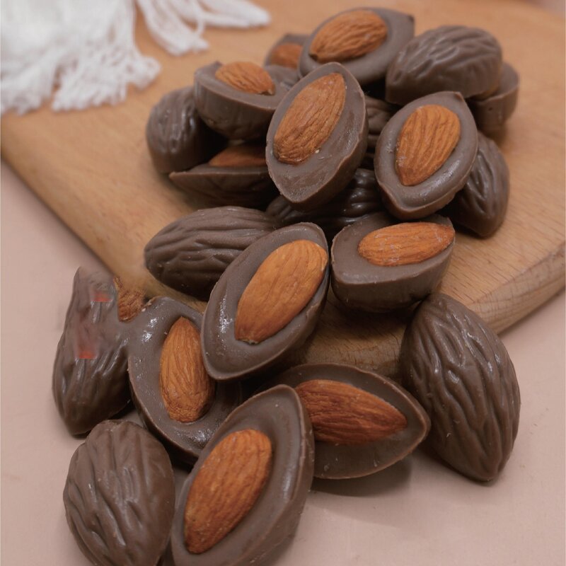 Nut Chocolate Candy Manufacturer - Leisure Snacks Wholesale