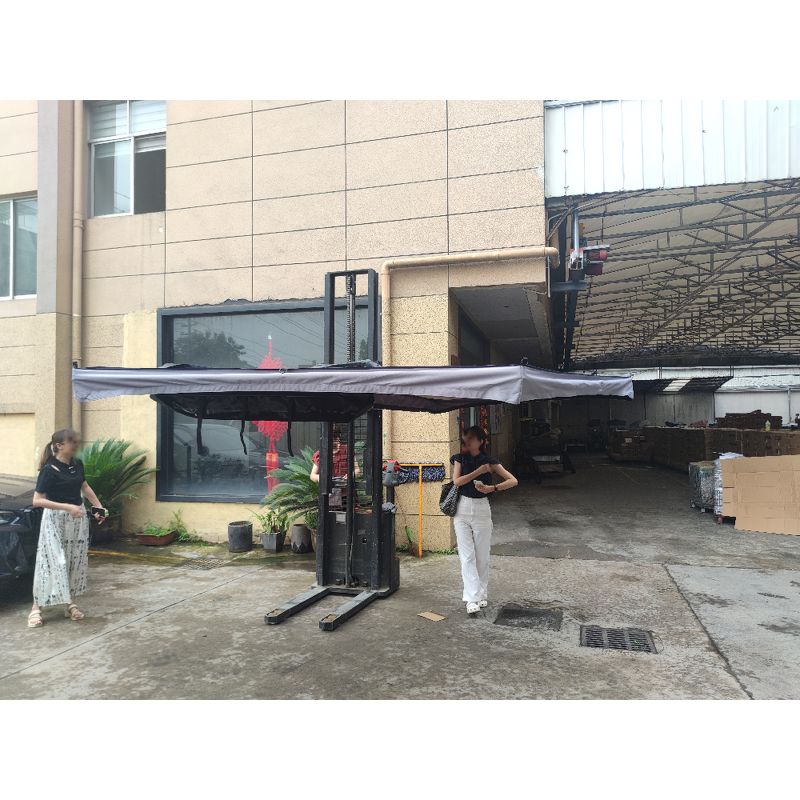 Car Awning Supplier - 270 Degree 2M Fan-Shaped Boneless Rain Canopy