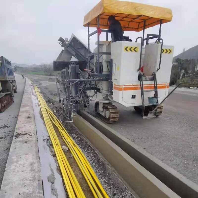 Concrete Curb Paver Manufacturer - 1.3m Small Automatic Slipform Paver