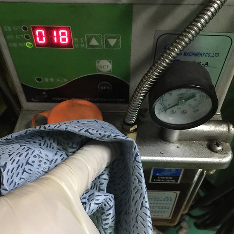 Industrial Cleanroom Wipe Supplier - Strong Oil Absorbent Meltblown