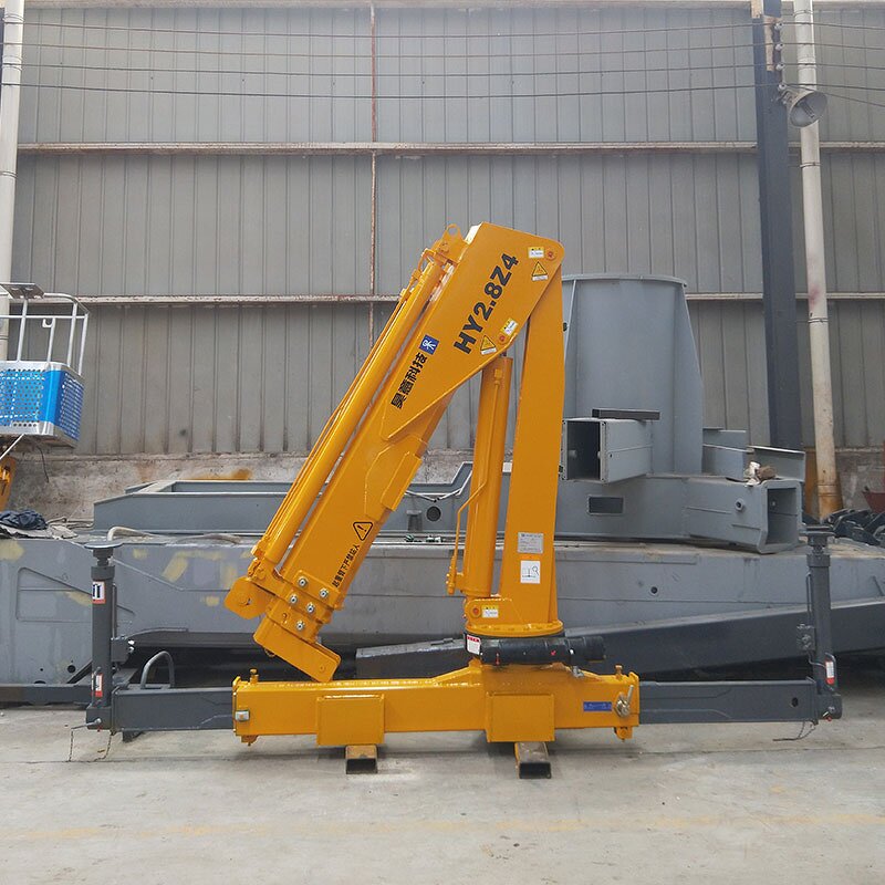 China Crane Truck Manufacturer - 2.8 Ton Folding Boom