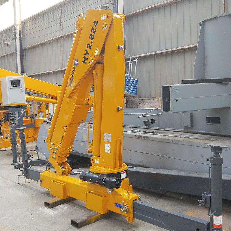 China Crane Truck Manufacturer - 2.8 Ton Folding Boom