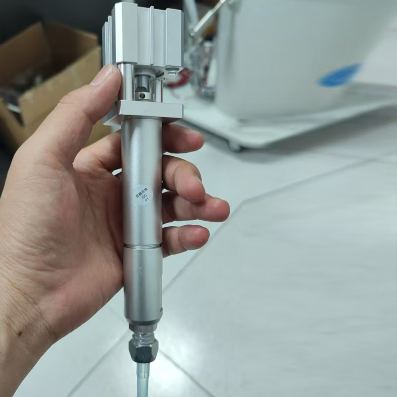 Heavy Duty 2600ML Silicone Glue Dispensing Machine Automatic Pressure Tank Dispensing Machine With Silicone Pressure Barrel