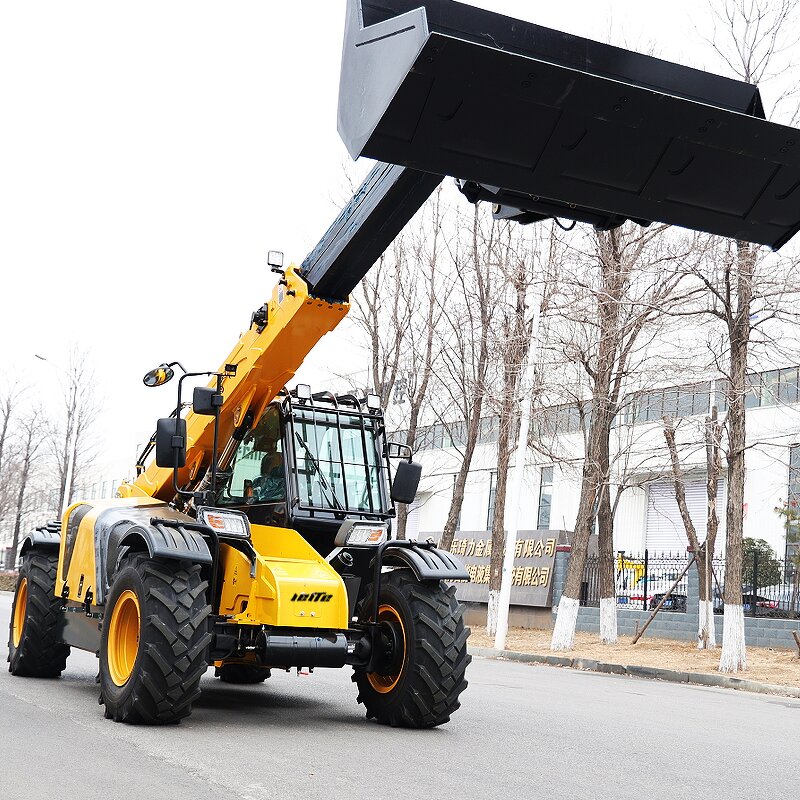 Telescopic Handler Manufacturer - 8M Lift Height 4.5 Ton Loader