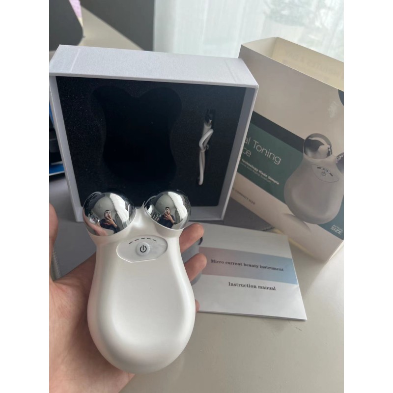 The Hottest Trends Micro-current Beauty Instrument Massager Firmness  Whitening Shrinks Pores OEM ODM