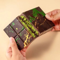 Dubai Chocolate Wholesale OEM High Quality Exotic Handmade Crispy Pistachio Solid Sweet Chocolate Bar Hazelnut Dubai Chocolates